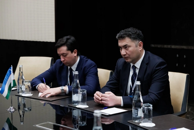 Əhməd İsmayılov Azərbaycanda səfərdə olan Özbəkistan nümayəndə heyəti ilə görüşüb — FOTOLAR