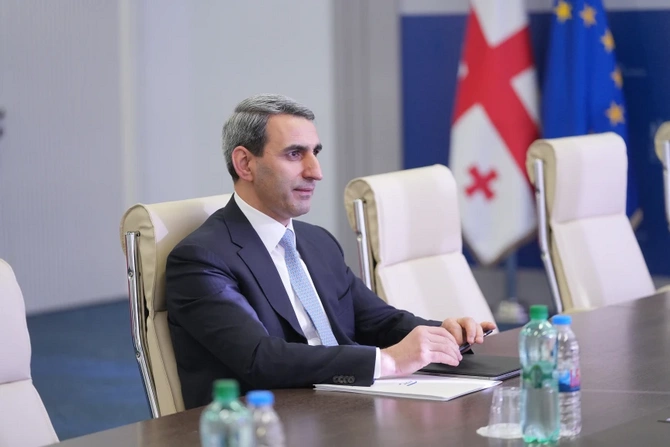 Tbilisidə BTQ dəmir yolunun təhvil-təslimi üzrə yekun aktın imzalanması müzakirə olundu — FOTOLAR