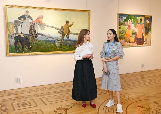 Leyla və Arzu Əliyevalar sərgidə — FOTOLAR