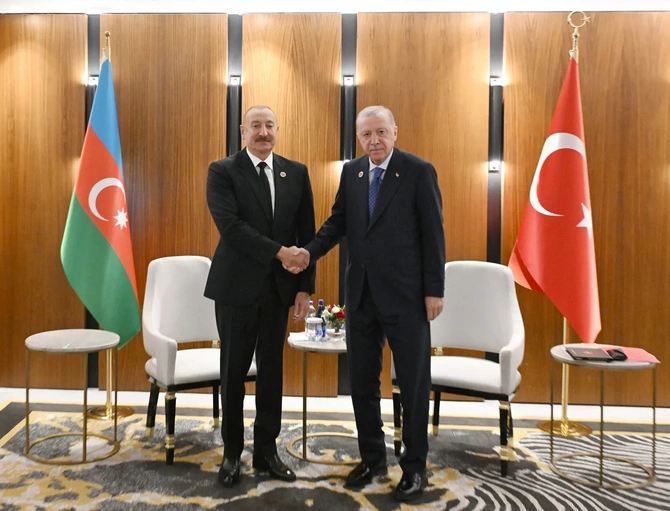 Bişkekdə İlham Əliyevin Rəcəb Tayyib Ərdoğanla görüşü olub — FOTOLAR