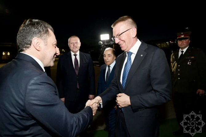 Latviya Prezidenti Azərbaycana gəldi Latviya Prezidenti Azərbaycana gəldi