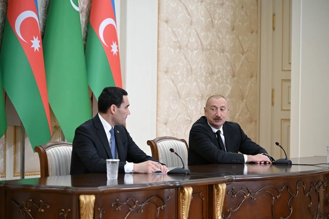 Azərbaycan və Türkmənistan prezidentləri mətbuata bəyanatlarla çıxış ediblər — FOTOLAR (YENİLƏNİB) Azərbaycan və Türkmənistan prezidentləri mətbuata bəyanatlarla çıxış ediblər — FOTOLAR (YENİLƏNİB)