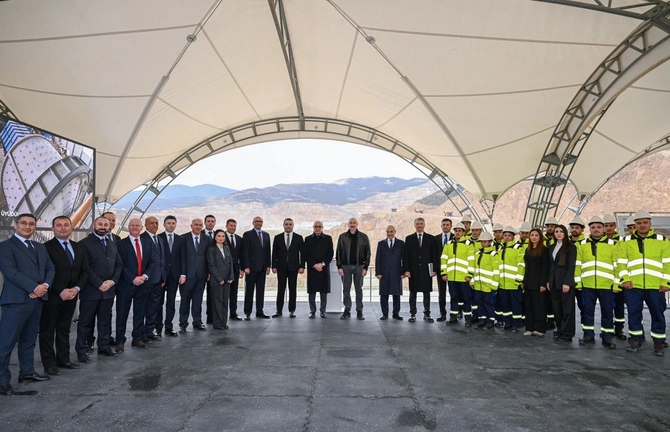 İlham Əliyev Ağdərənin Canyataq kəndində Dəmirli Filiz Emalı Kompleksinin fəaliyyəti ilə tanış olub — FOTOLAR (YENİLƏNİB)