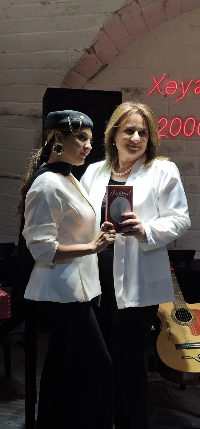 Fidan Əliheydərin yeni kitabı “Dəyişmə!” təqdim olundu — FOTOLAR