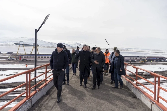 Modernləşdirilən Bakı-Tbilisi-Qars dəmir yolu xətti yekunlaşır — FOTOLAR