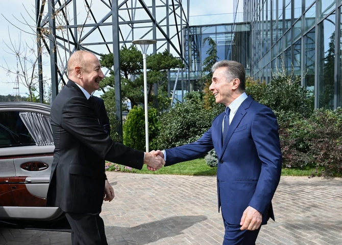Tbilisidə Azərbaycan Prezidentinin şərəfinə lanç verilib — FOTOLAR