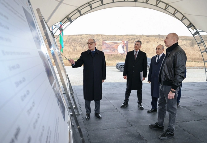 İlham Əliyev Ağdərənin Canyataq kəndində Dəmirli Filiz Emalı Kompleksinin fəaliyyəti ilə tanış olub — FOTOLAR (YENİLƏNİB)