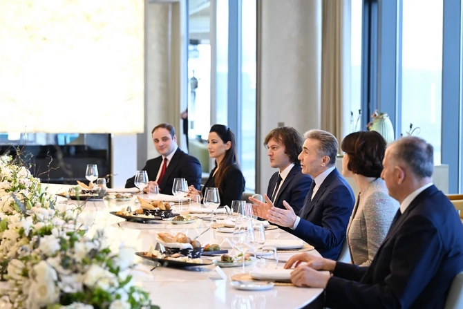 Tbilisidə Azərbaycan Prezidentinin şərəfinə lanç verilib — FOTOLAR