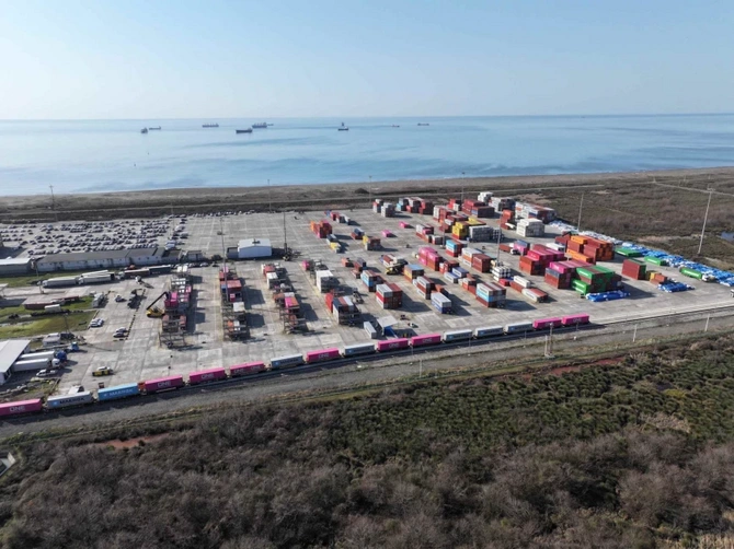 ADY ilə Gürcüstanın aparıcı logistika şirkəti və limanları arasında əməkdaşlıq müzakirə edildi — FOTOLAR