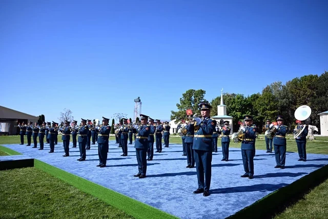 Prezidentin rəsmi qarşılanma mərasimi oldu — FOTOLAR