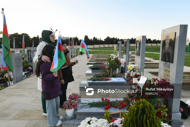 Azərbaycan xalqı şəhidlərini anır — FOTOLAR