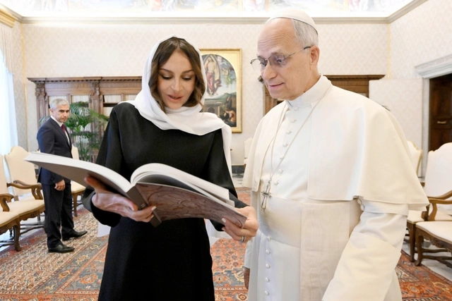 Birinci vitse-prezident Mehriban Əliyeva Roma Papası XIV Leo ilə görüşüb — FOTOLAR Birinci vitse-prezident Mehriban Əliyeva Roma Papası XIV Leo ilə görüşüb — FOTOLAR