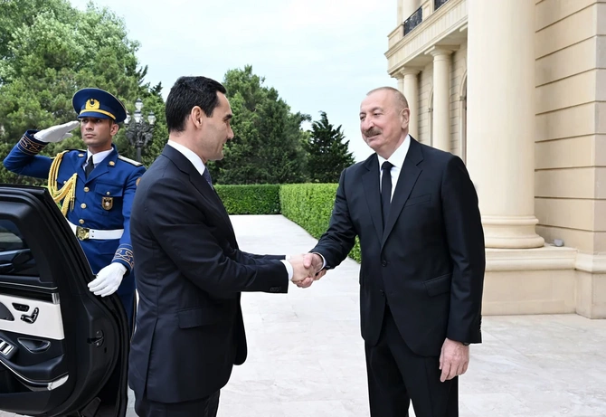 Sərdar Berdiməhəmmədovun Bakıda rəsmi qarşılanma mərasimi oldu — FOTOLAR Sərdar Berdiməhəmmədovun Bakıda rəsmi qarşılanma mərasimi oldu — FOTOLAR