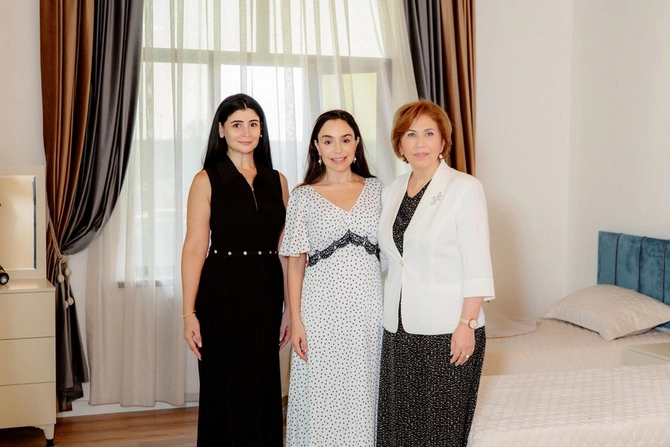 Leyla Əliyeva Tut Əlimdən Uşaqlar üçün Sosial Reabilitasiya Mərkəzi ilə tanış olub — FOTOLAR