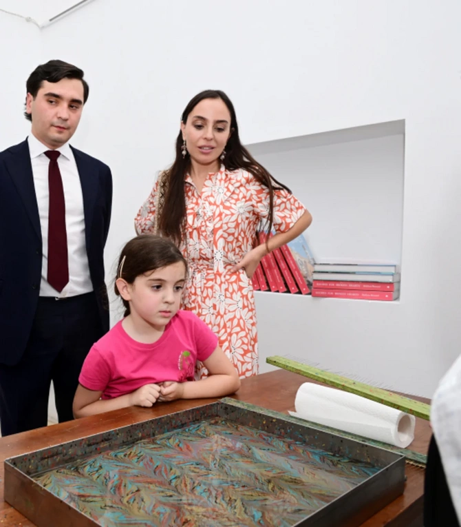 Leyla Əliyeva ilk Buxara Biennalesinin əsərləri ilə tanış olub — FOTOLAR