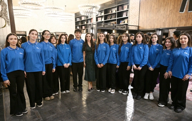 Bakı Kitab Mərkəzində Zəfər sevinci adlı musiqili-ədəbi gecə keçirilib — FOTOLAR Bakı Kitab Mərkəzində Zəfər sevinci adlı musiqili-ədəbi gecə keçirilib — FOTOLAR