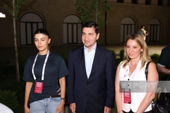 Hikmət Hacıyev IV Şuşa Qlobal Media Forumunun iştirakçıları ilə görüşüb — FOTOLAR