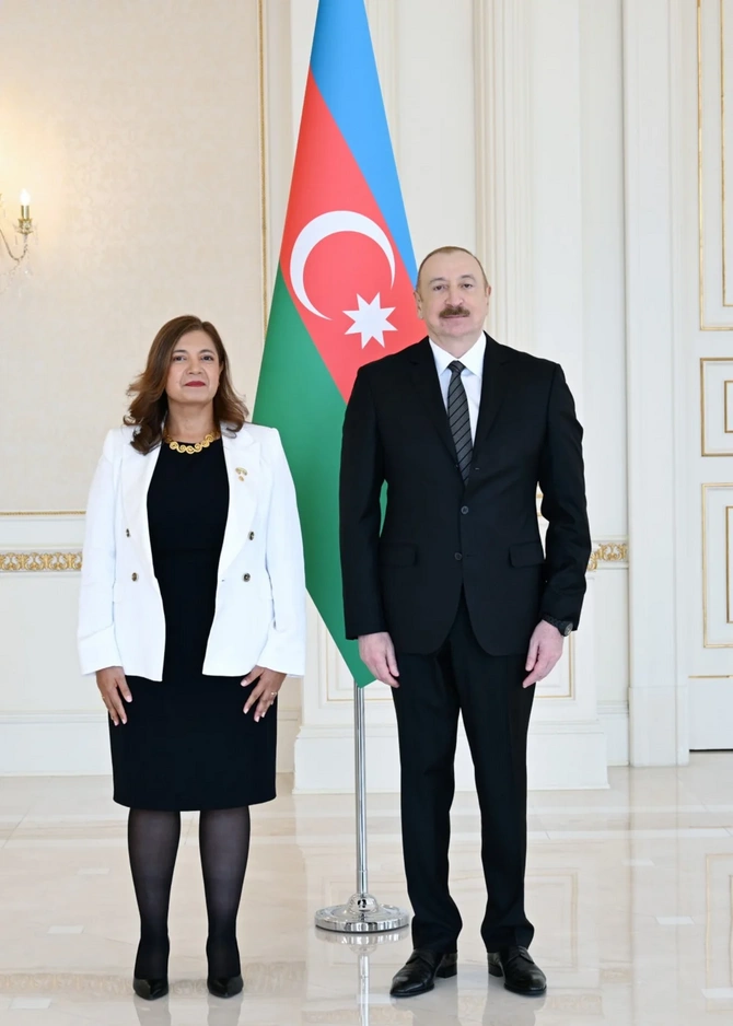 İlham Əliyev Kolumbiyanın Azərbaycana yeni təyin olunmuş səfirini qəbul edib — FOTOLAR (YENİLƏNİB)