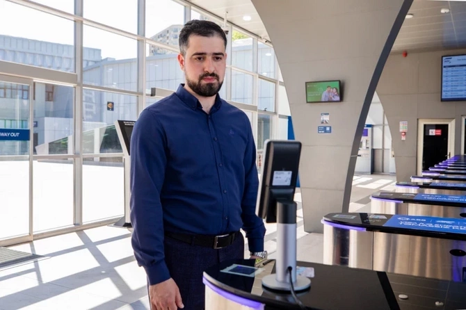 İctimai nəqliyyatda ilk: ADY SİMA Pay — Üztanıma ilə ödəniş sistemini tətbiq etdi (VİDEO/FOTO) İctimai nəqliyyatda ilk: ADY SİMA Pay — Üztanıma ilə ödəniş sistemini tətbiq etdi (VİDEO/FOTO)