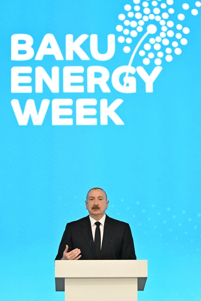 İlham Əliyev Bakı 31-ci Baku Energy Forumun rəsmi açılışında çıxış edib — FOTOLAR (YENİLƏNİB)