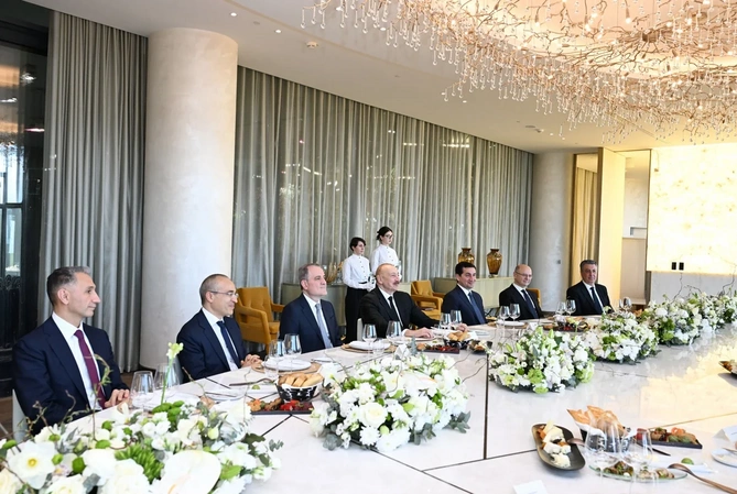 Tbilisidə Azərbaycan Prezidentinin şərəfinə lanç verilib — FOTOLAR