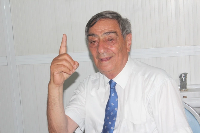 Rəşid Mahmudov deputatın anlaşılmaz çıxışından danışdı – VİDEO Rəşid Mahmudov deputatın anlaşılmaz çıxışından danışdı – VİDEO
