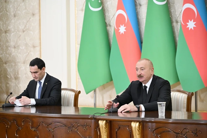 Azərbaycan və Türkmənistan prezidentləri mətbuata bəyanatlarla çıxış ediblər — FOTOLAR (YENİLƏNİB) Azərbaycan və Türkmənistan prezidentləri mətbuata bəyanatlarla çıxış ediblər — FOTOLAR (YENİLƏNİB)