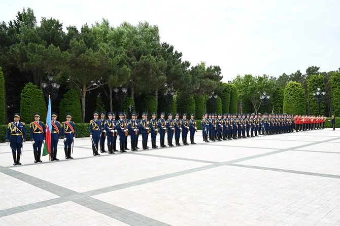 Sərdar Berdiməhəmmədovun Bakıda rəsmi qarşılanma mərasimi oldu — FOTOLAR Sərdar Berdiməhəmmədovun Bakıda rəsmi qarşılanma mərasimi oldu — FOTOLAR