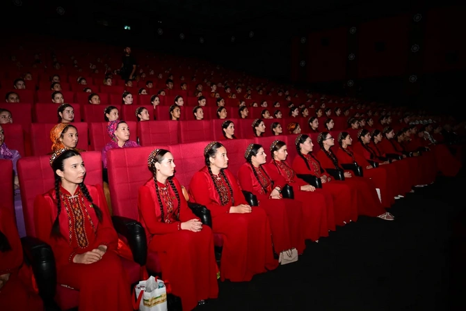 Cənnət yuxusu filmi Aşqabadda nümayiş olunub Cənnət yuxusu filmi Aşqabadda nümayiş olunub