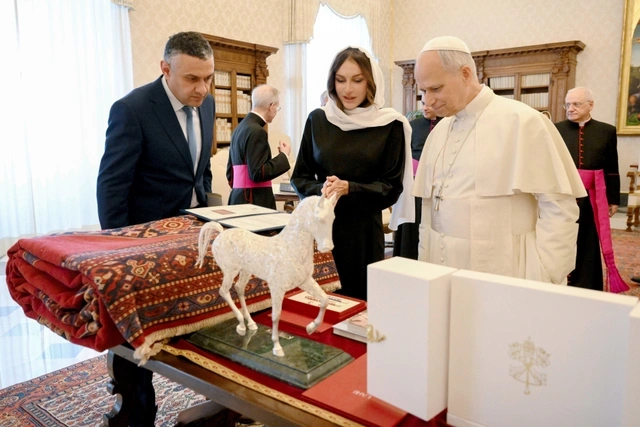 Birinci vitse-prezident Mehriban Əliyeva Roma Papası XIV Leo ilə görüşüb — FOTOLAR Birinci vitse-prezident Mehriban Əliyeva Roma Papası XIV Leo ilə görüşüb — FOTOLAR