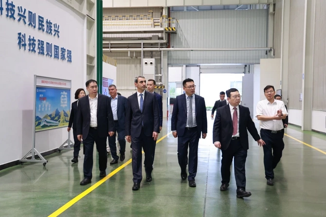 ADY Çin şirkətlərindən yeni sərnişin qatarları və vaqonları almağı planlaşdırır — FOTOLAR