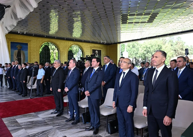 Azərbaycan və Qırğızıstan prezidentlərinin təltifolunma mərasimi keçirilib — FOTOLAR (YENİLƏNİB) Azərbaycan və Qırğızıstan prezidentlərinin təltifolunma mərasimi keçirilib — FOTOLAR (YENİLƏNİB)