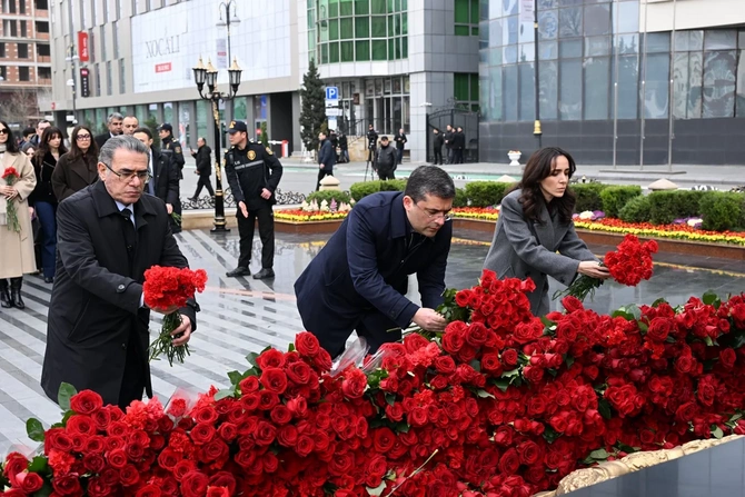 MEDİA-nın kollektivi Ana harayı abidəsini ziyarət etdi — FOTOLAR