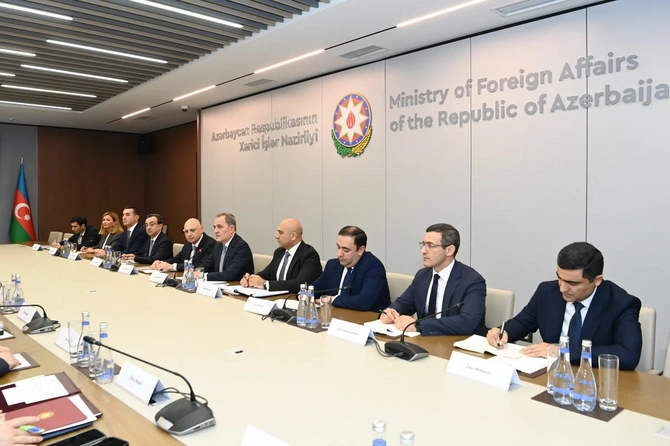 Ceyhun Bayramov və Hakan Fidan Cənubi Qafqaz və Yaxın Şərqdəki vəziyyəti müzakirə ediblər — FOTOLAR