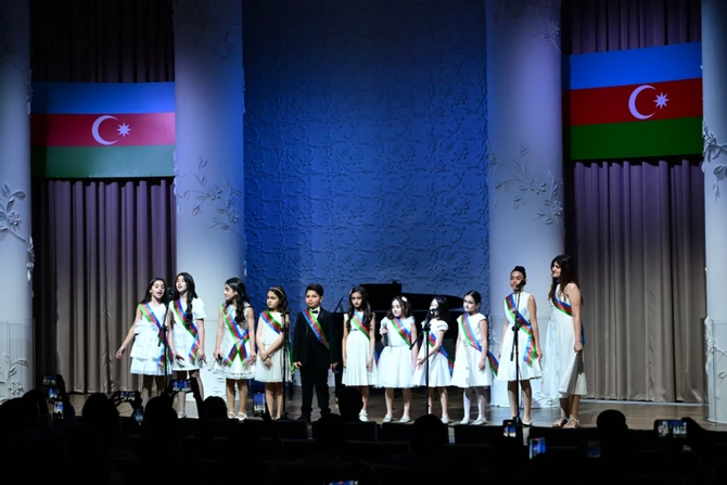 Leyla Əliyeva və Alyona Əliyeva Müstəqillik Gününə həsr olunmuş konserti izləyiblər — FOTOLAR