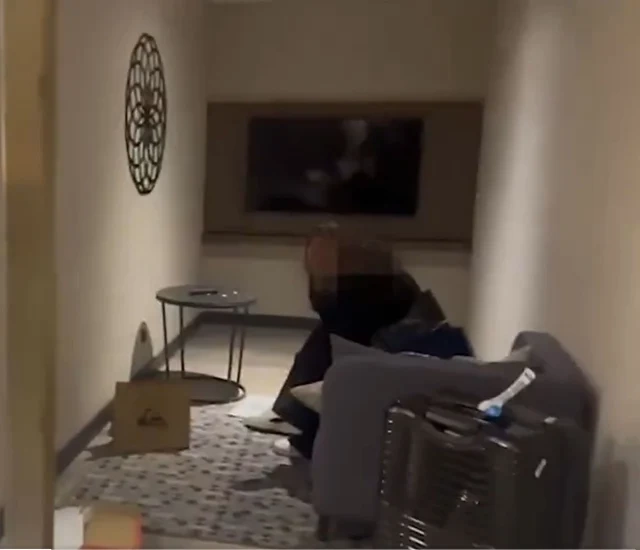 Türkiyədə bələdiyyə sədri biabırçı vəziyyətdə tutuldu — Hoteldən birbaşa qolu qandallı çıxarıldı