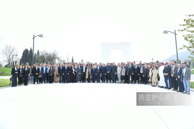 Diplomatlar Qarabağa səfər çərçivəsində Xankəndini ziyarət ediblər — FOTOLAR Diplomatlar Qarabağa səfər çərçivəsində Xankəndini ziyarət ediblər — FOTOLAR