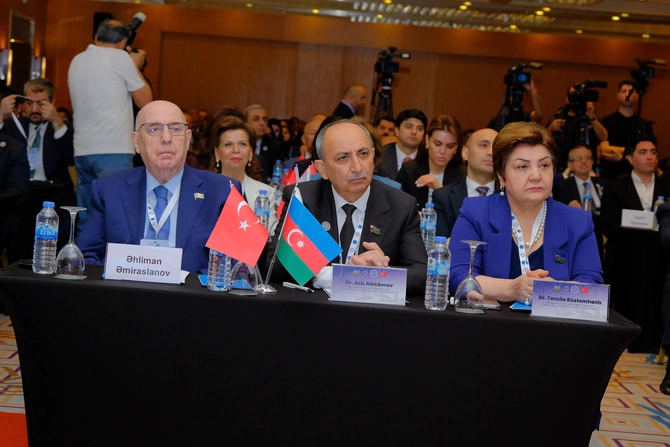 Ankarada Qərbi Azərbaycana qayıdış mövzusunda beynəlxalq konfrans keçirildi — FOTOLAR Ankarada Qərbi Azərbaycana qayıdış mövzusunda beynəlxalq konfrans keçirildi — FOTOLAR