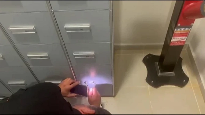 Ahbapın kassası açıldı: İçindən nələr çıxdı? — VİDEO/FOTOLAR Ahbapın kassası açıldı: İçindən nələr çıxdı? — VİDEO/FOTOLAR