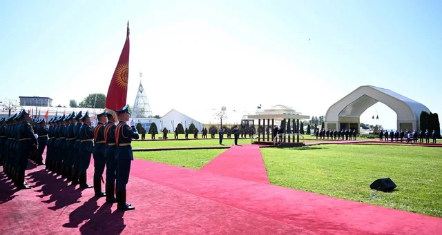 Prezidentin rəsmi qarşılanma mərasimi oldu — FOTOLAR