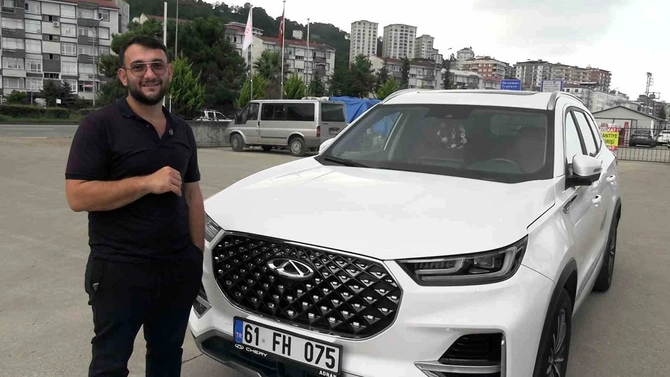 0 km aldığı Çin maşını başına oyun açdı — FOTOLAR