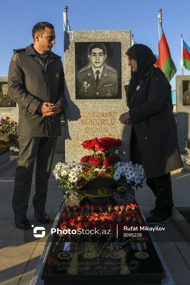 Azərbaycan xalqı şəhidlərini anır — FOTOLAR