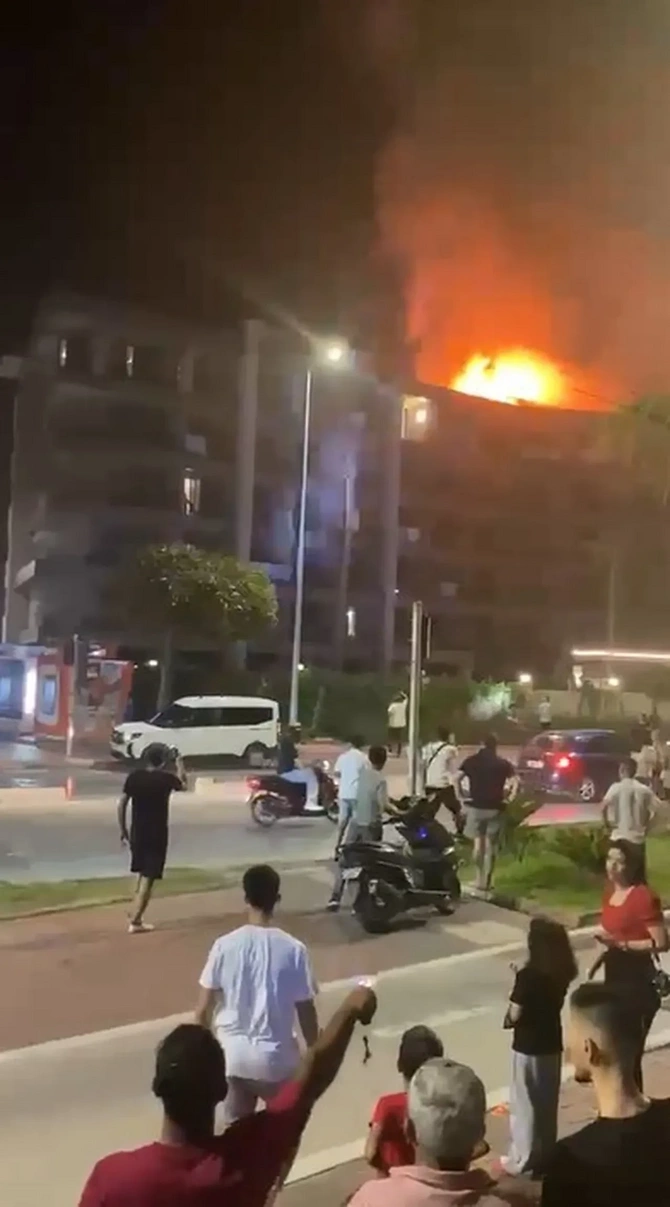 Türkiyədə hoteldə güclü yanğın oldu — FOTOLAR