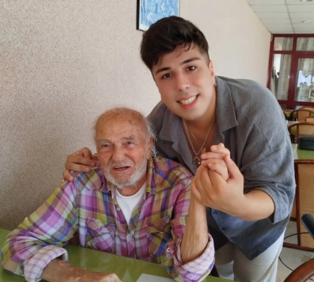 “Kavak Yelleri”nin Osman Əmisi Erol Aksoyun son görüntüsü — FOTO
