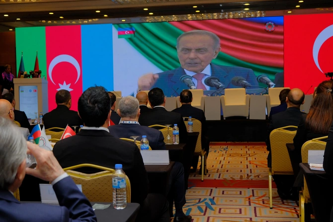 Ankarada Qərbi Azərbaycana qayıdış mövzusunda beynəlxalq konfrans keçirildi — FOTOLAR Ankarada Qərbi Azərbaycana qayıdış mövzusunda beynəlxalq konfrans keçirildi — FOTOLAR