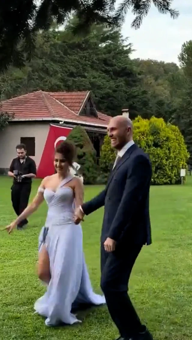 Qızına nişanında qızıl əvəzinə motosiklet hədiyyə etdi — FOTOLAR