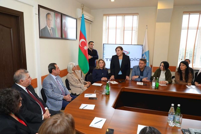 Teleradio Akademiyasında “Mediada Azərbaycan dili” mövzusunda təlimlər başlanıb — FOTOLAR Teleradio Akademiyasında “Mediada Azərbaycan dili” mövzusunda təlimlər başlanıb — FOTOLAR