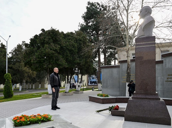 İlham Əliyev Tərtər elektromexanika zavodunun yenidənqurmadan sonra açılışında iştirak etdi — FOTOLAR (YENİLƏNİB) İlham Əliyev Tərtər elektromexanika zavodunun yenidənqurmadan sonra açılışında iştirak etdi — FOTOLAR (YENİLƏNİB)