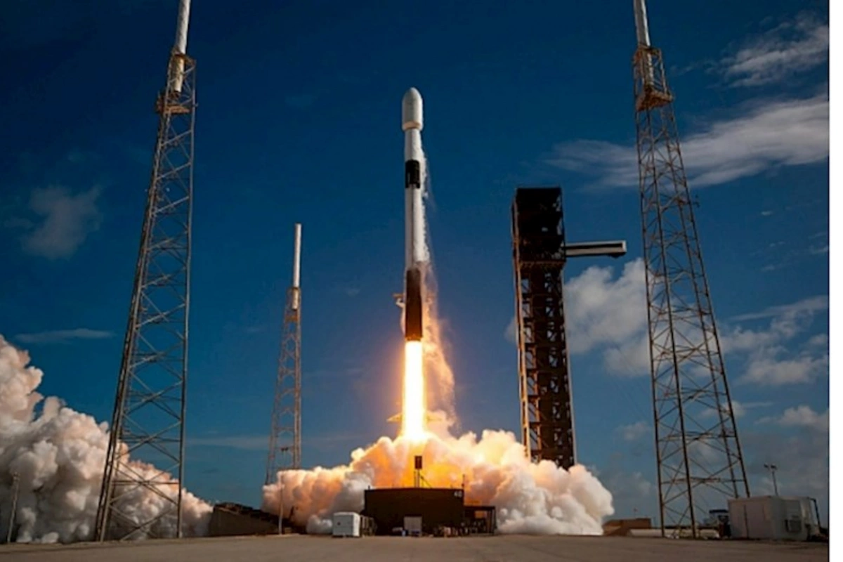 SpaceX 29 ədəd Starlink mini peykini orbitə çıxarıb