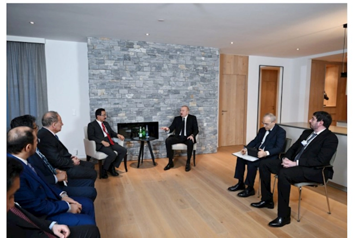 İlham Əliyev Davosda DP World şirkətlər qrupunun sədri və icraçı direktoru ilə görüşüb — FOTO